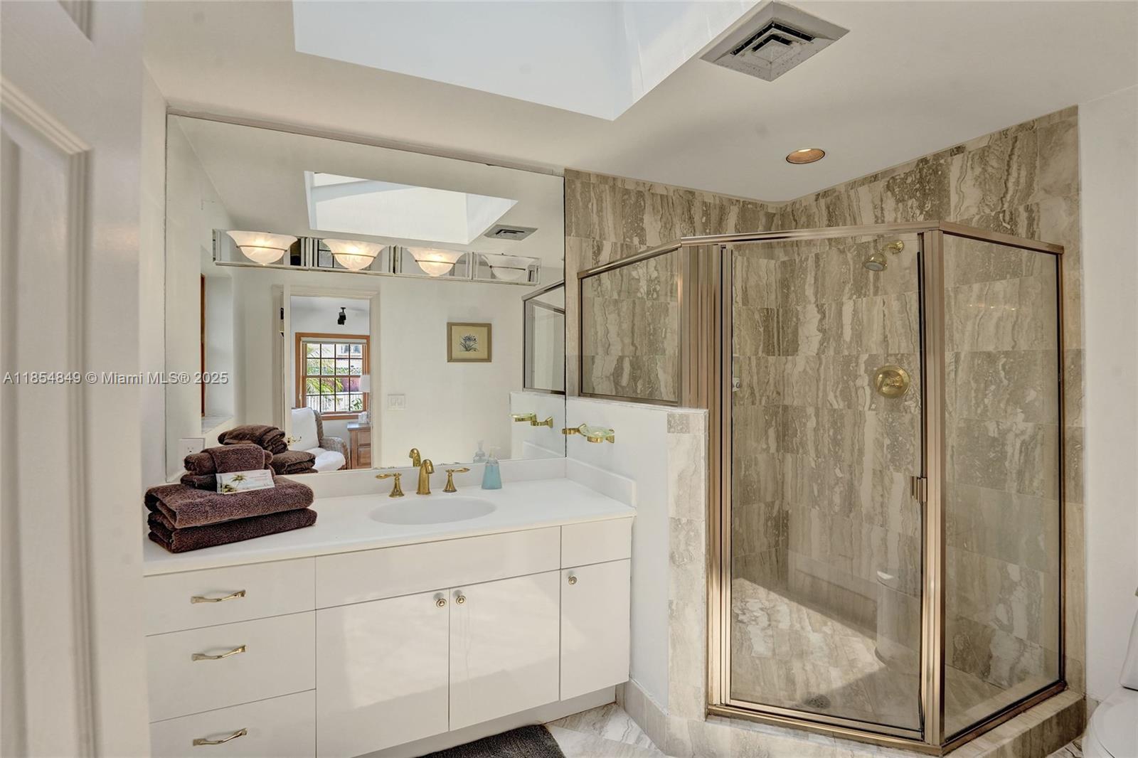 STILWELL ISLES ISLE OF PA - Residential Lease