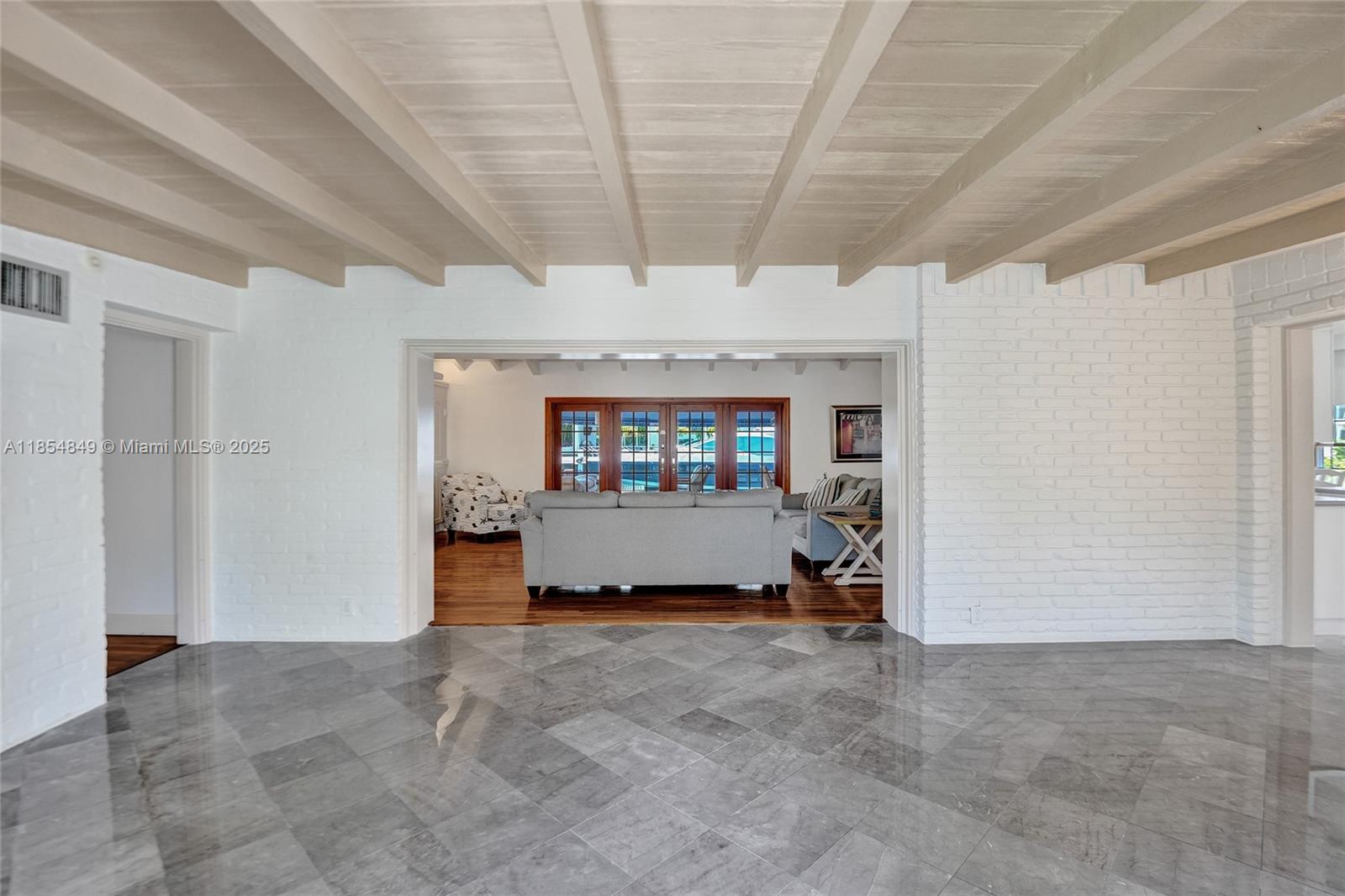 STILWELL ISLES ISLE OF PA - Residential Lease