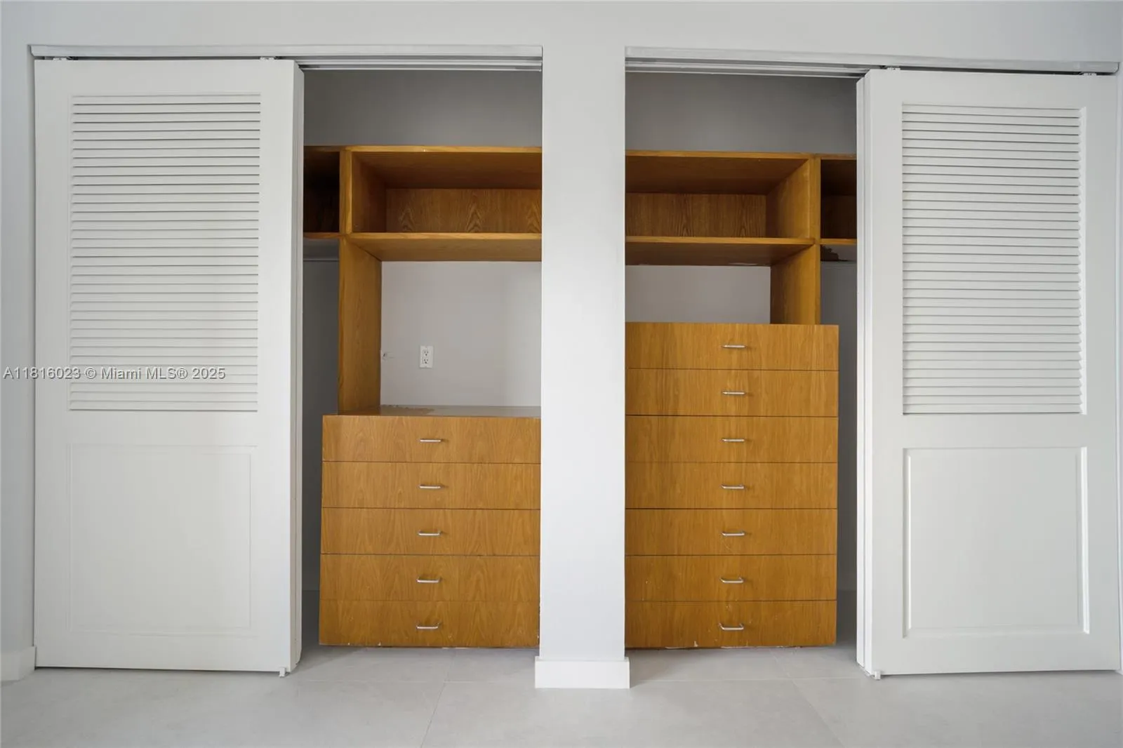 Key Biscayne, Florida 33149, United States, 2 Bedrooms Bedrooms, ,3 BathroomsBathrooms,Residential,Active,144509