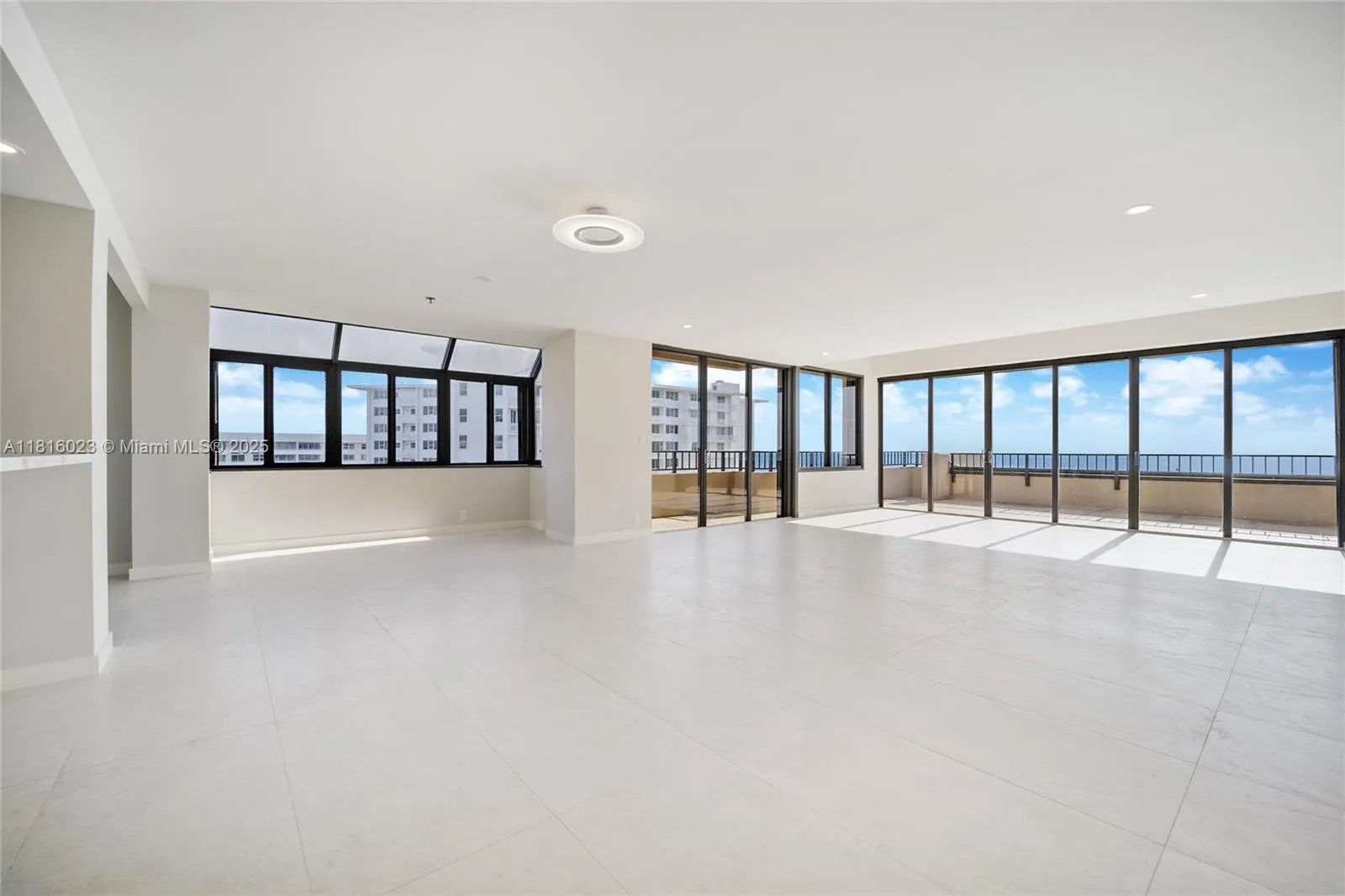 Key Biscayne, Florida 33149, United States, 2 Bedrooms Bedrooms, ,3 BathroomsBathrooms,Residential,Active,144509