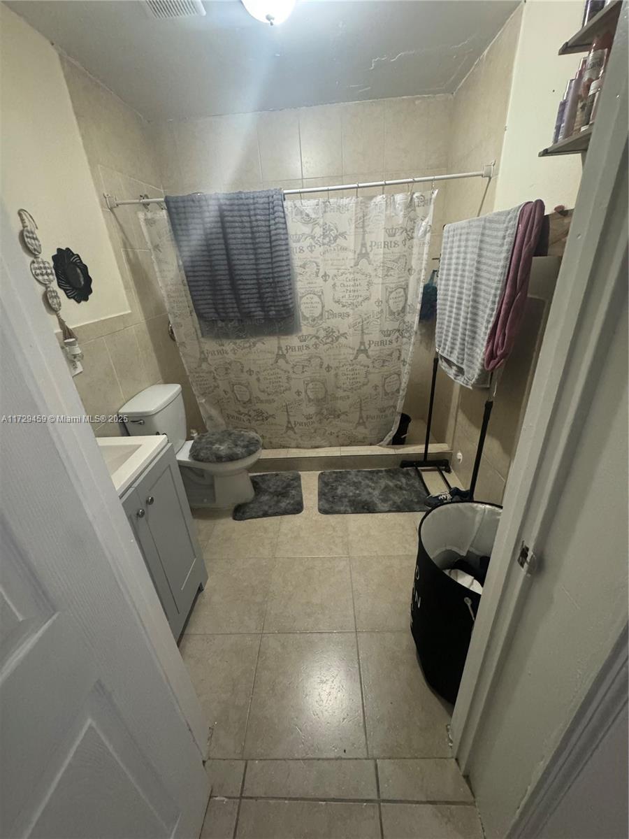 Rental Property at Address Not Disclosed, Miami, Broward County, Florida - Bedrooms: 1 
Bathrooms: 1  - $1,475 MO.