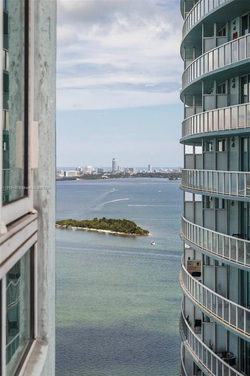 QUANTUM ON THE BAY CONDO - Residential Lease