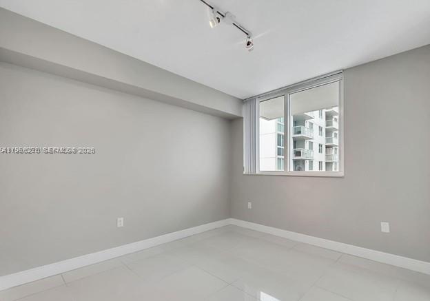 TERRAZAS RIVERPARK VILLAG - Residential