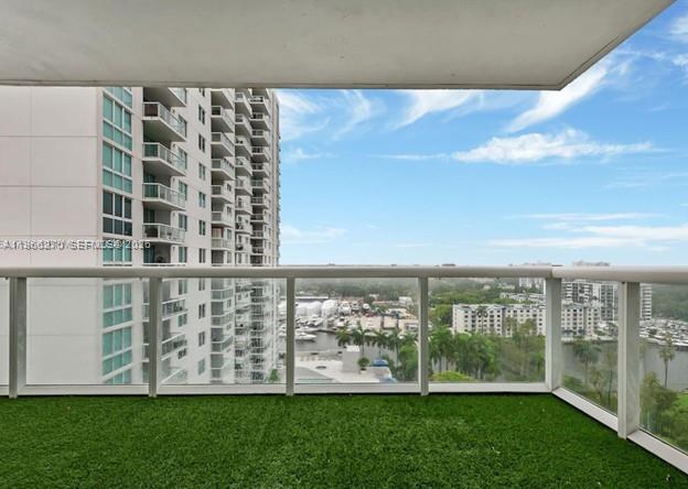 TERRAZAS RIVERPARK VILLAG - Residential