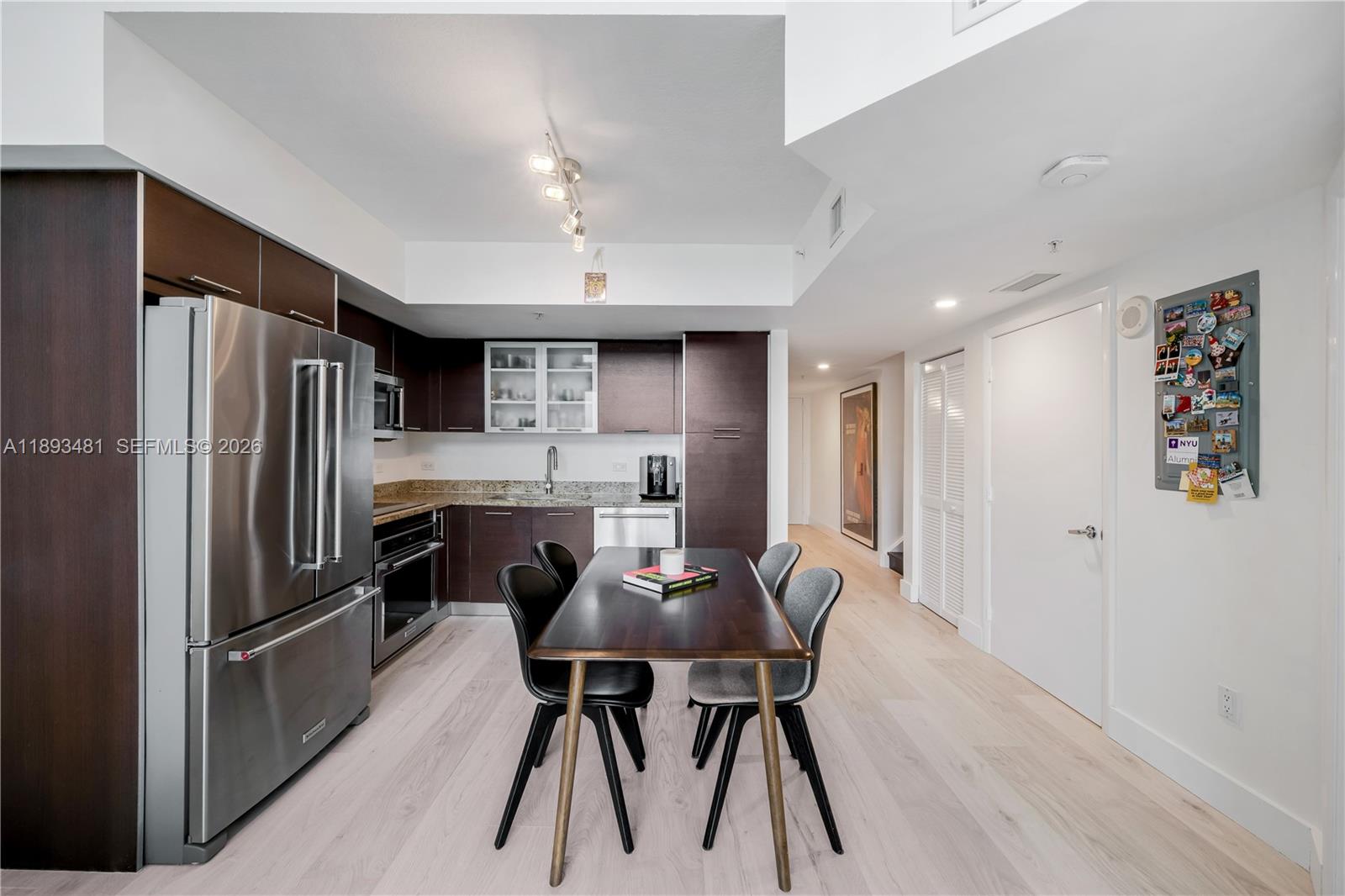 BRICKELL ON THE RIVER S T - Residential