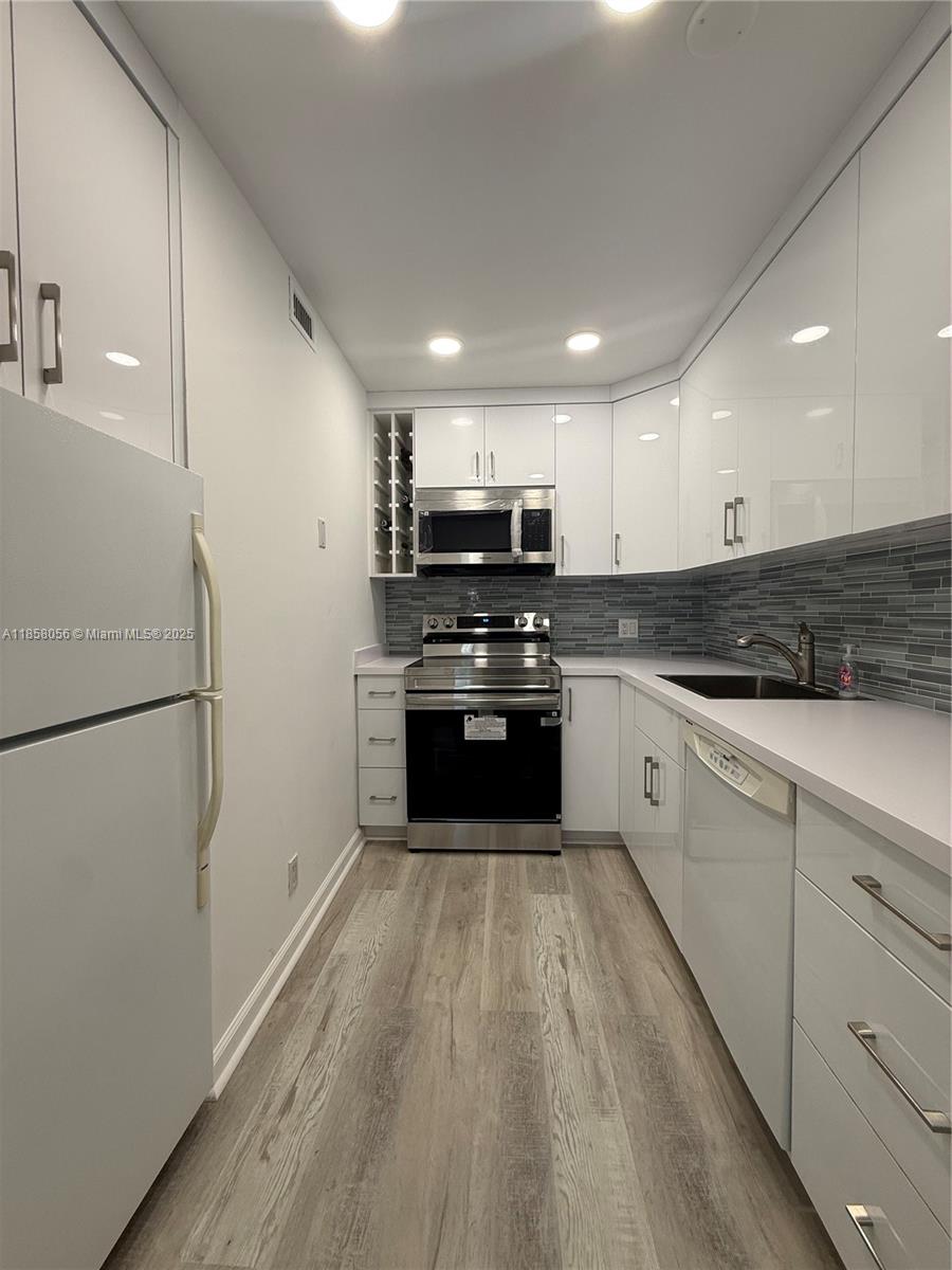 2840 NE 14th St Cswy 304A