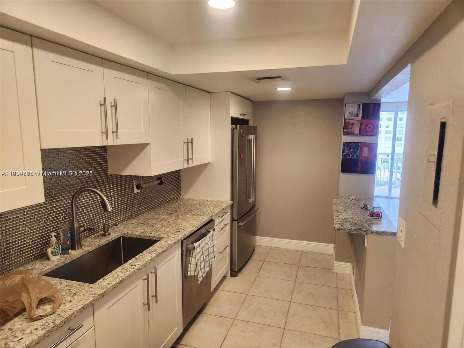 DEL PRADO MARINA - Residential Lease