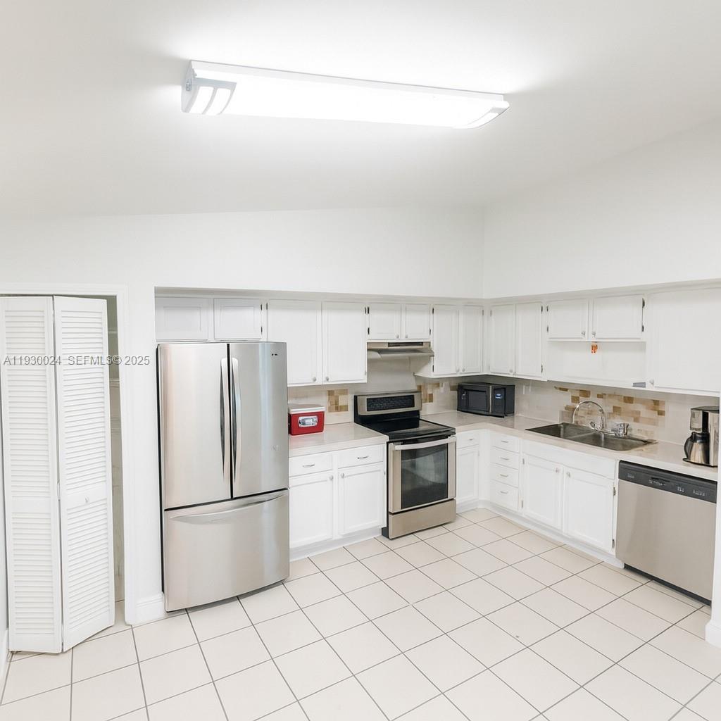 CUTLER CREEK CLUB SEC 2 - Residential Lease