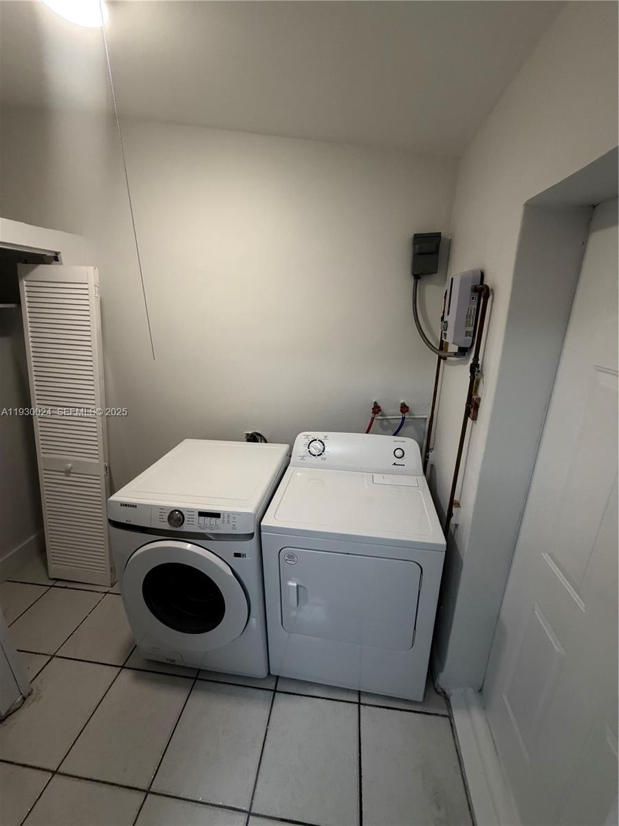 CUTLER CREEK CLUB SEC 2 - Residential Lease