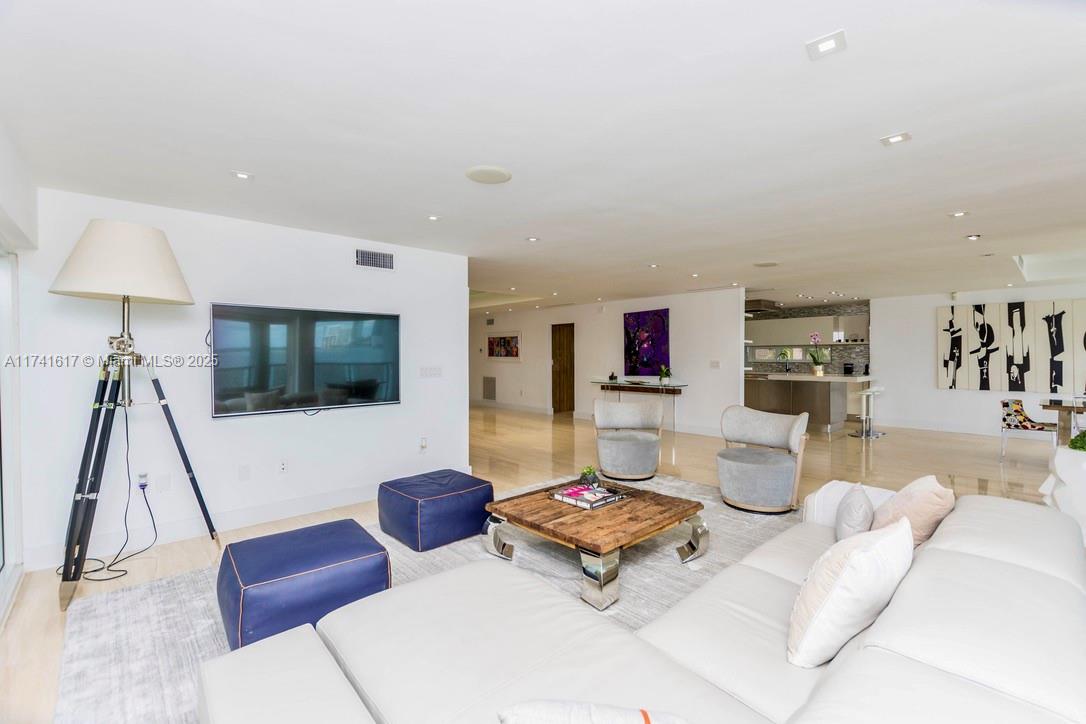 BISCAYNE ISL - Residential Lease