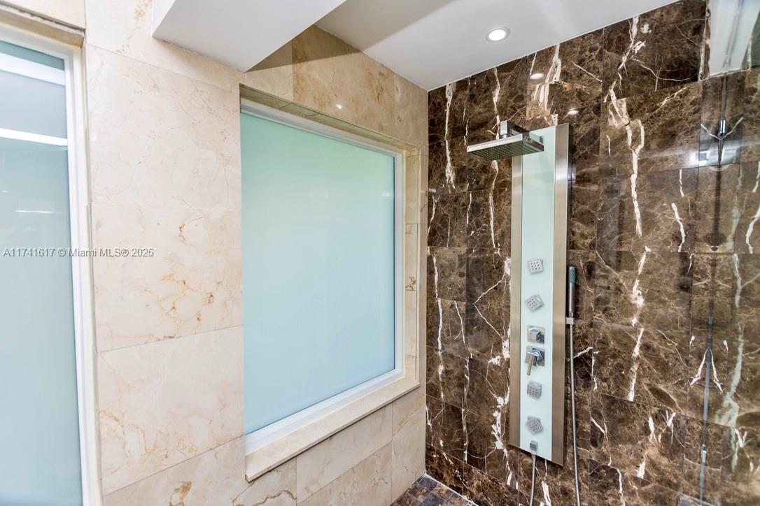 BISCAYNE ISL - Residential Lease