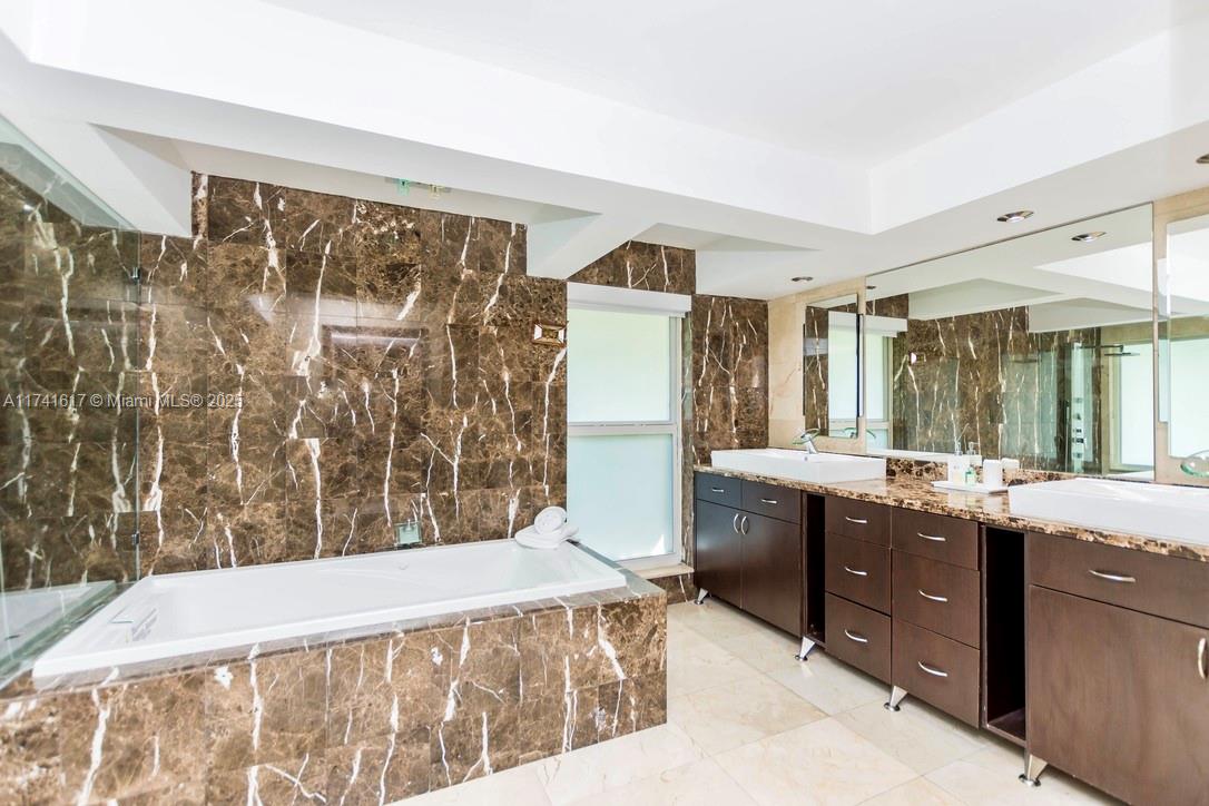 BISCAYNE ISL - Residential Lease