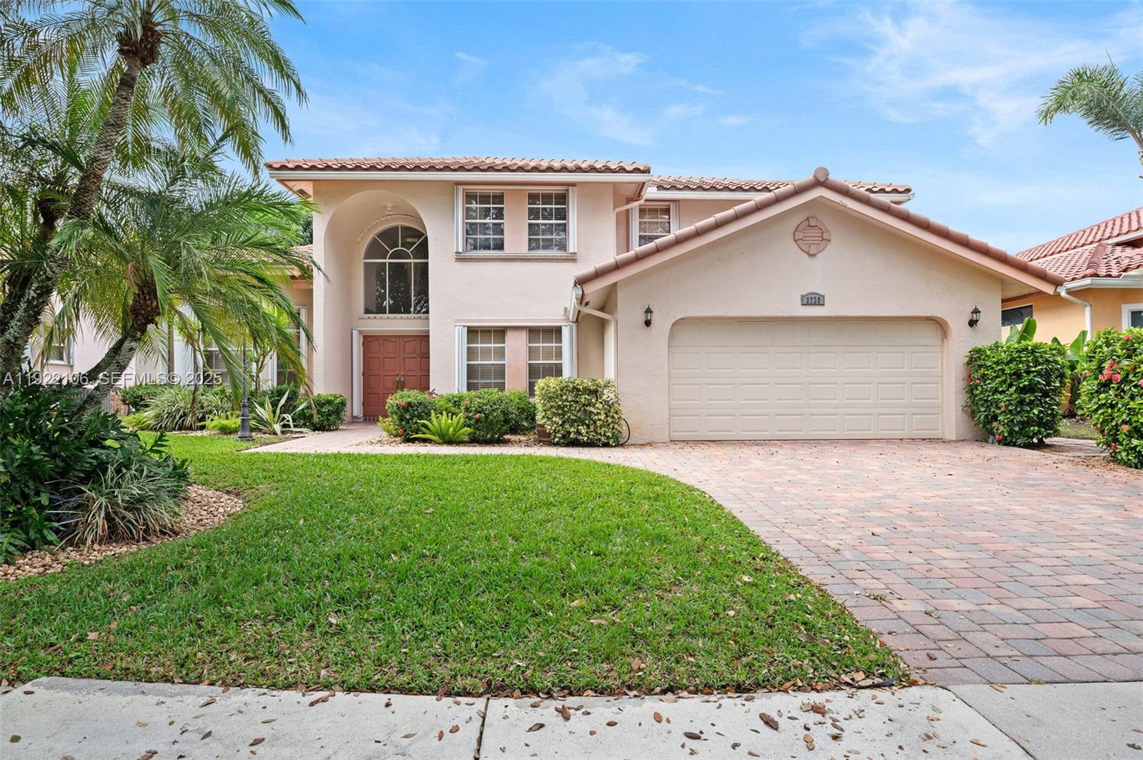 EMBASSY LAKES - Residential