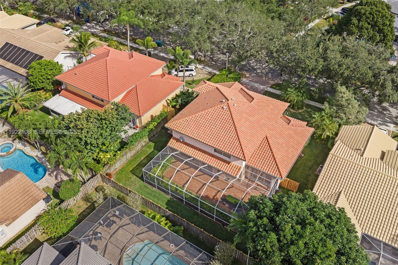 EMBASSY LAKES - Residential