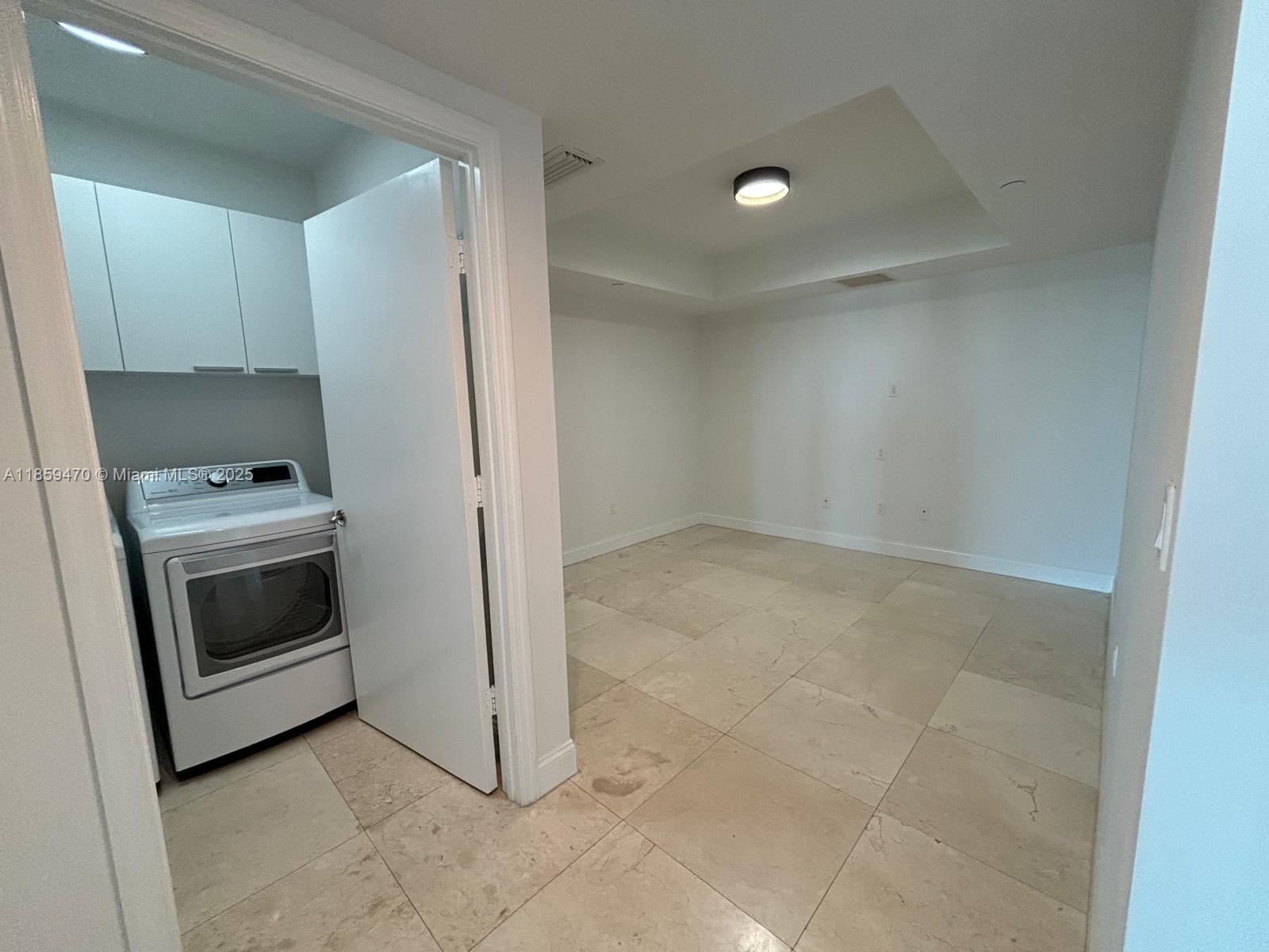 THE PENINSULA II CONDO - Residential Lease