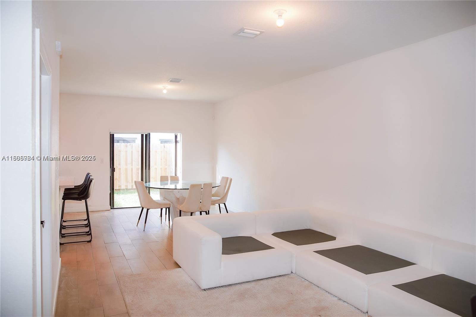 PINE ISLE - Residential