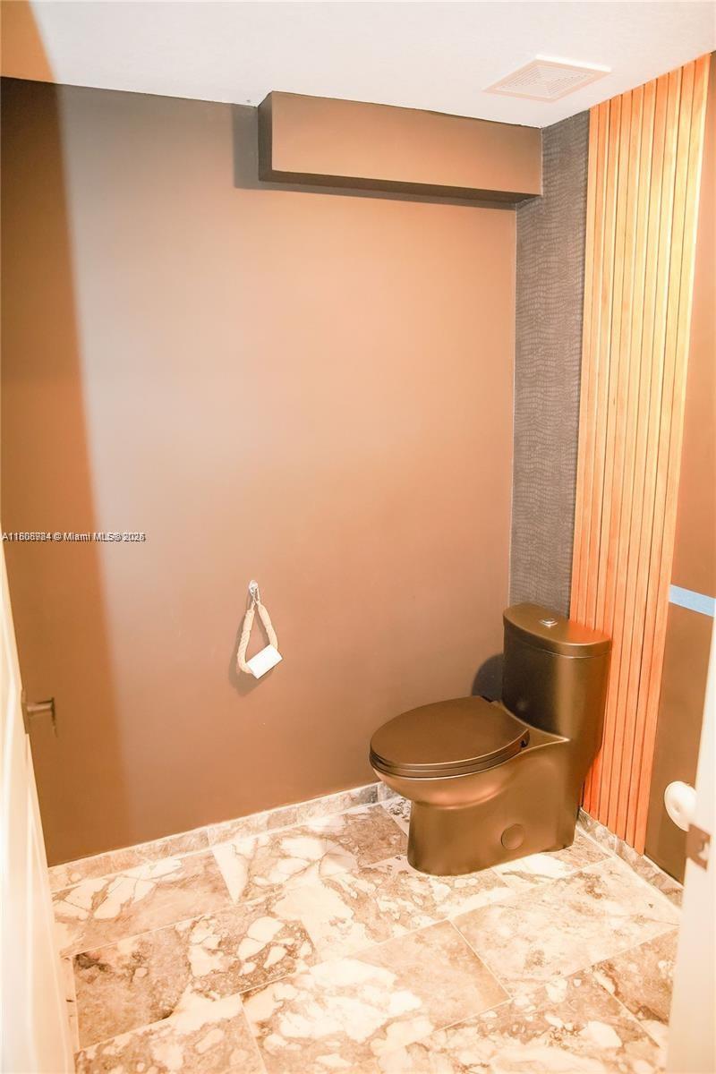 PINE ISLE - Residential