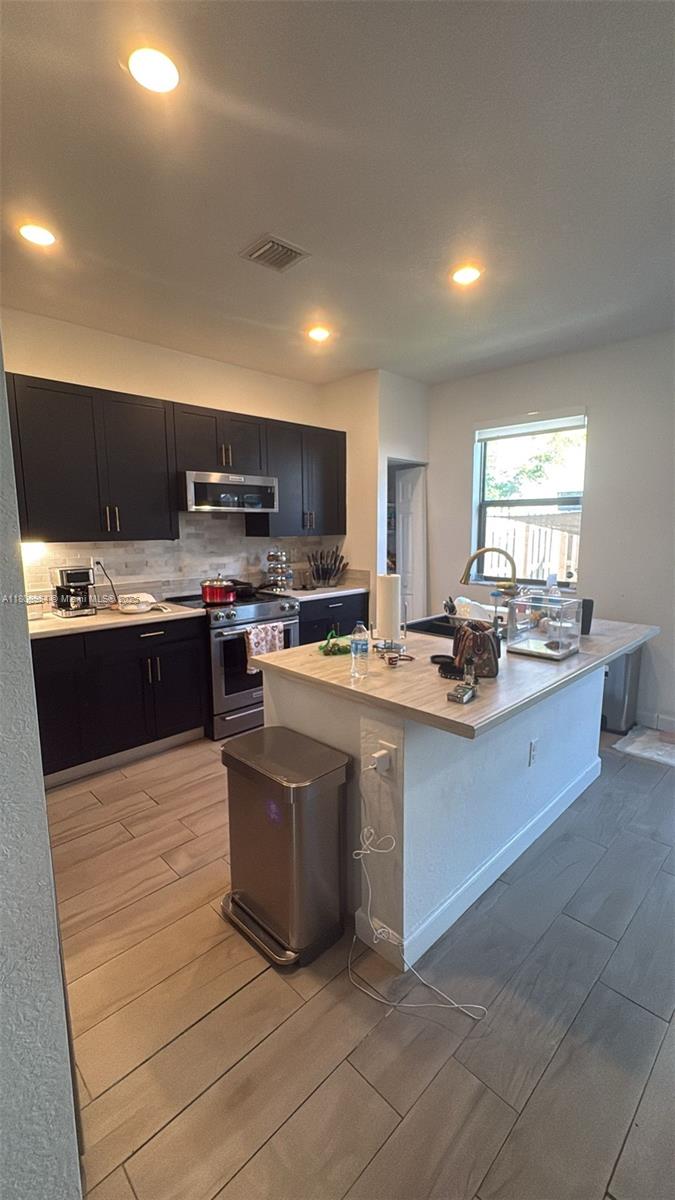 PINE ISLE - Residential