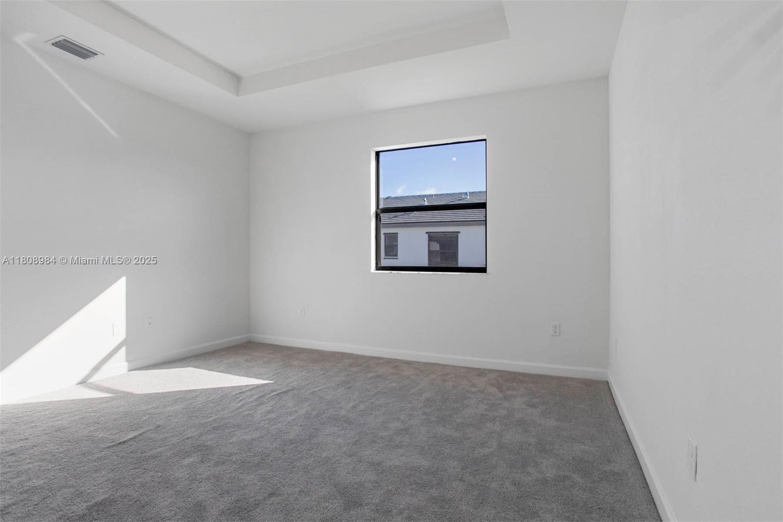 PINE ISLE - Residential