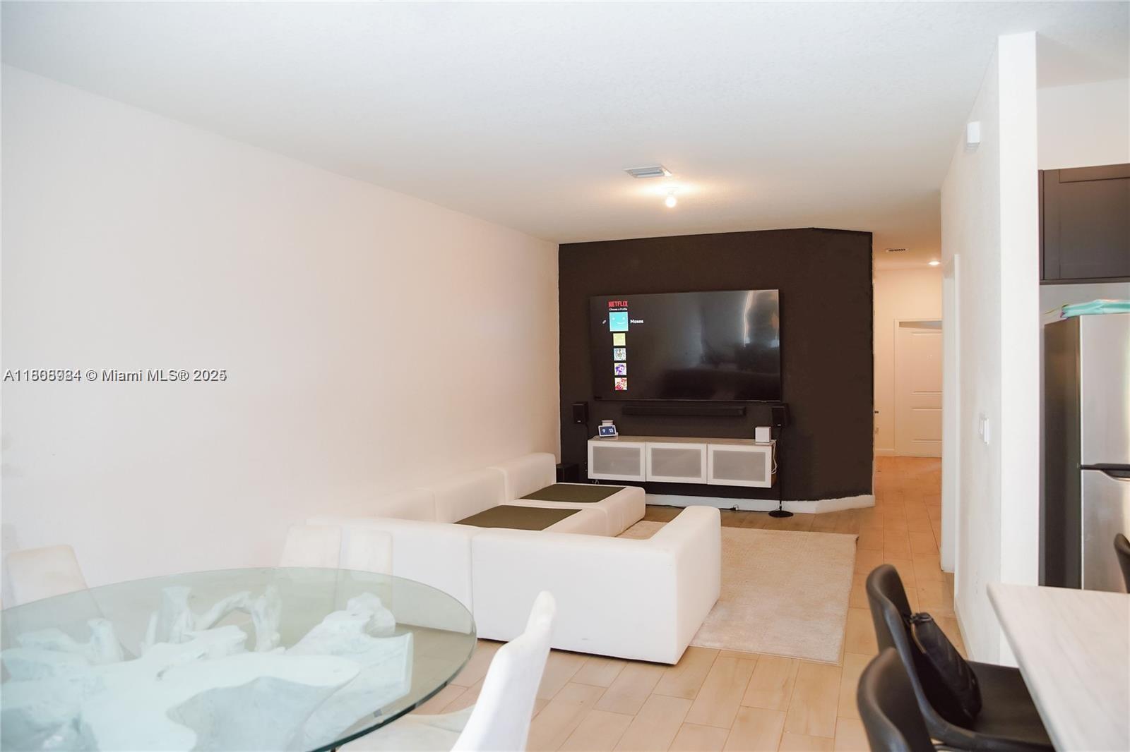 PINE ISLE - Residential