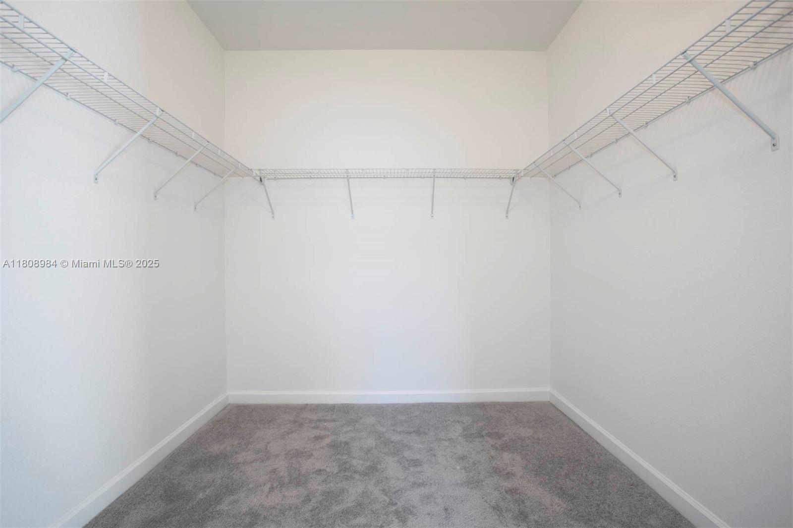 PINE ISLE - Residential