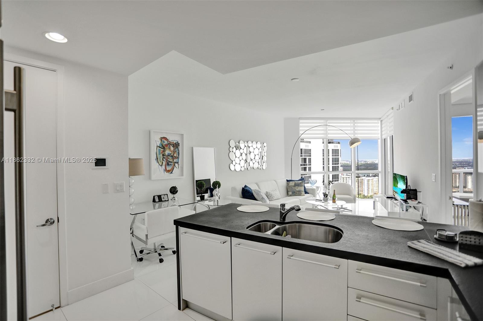 18201 Collins Ave 5508