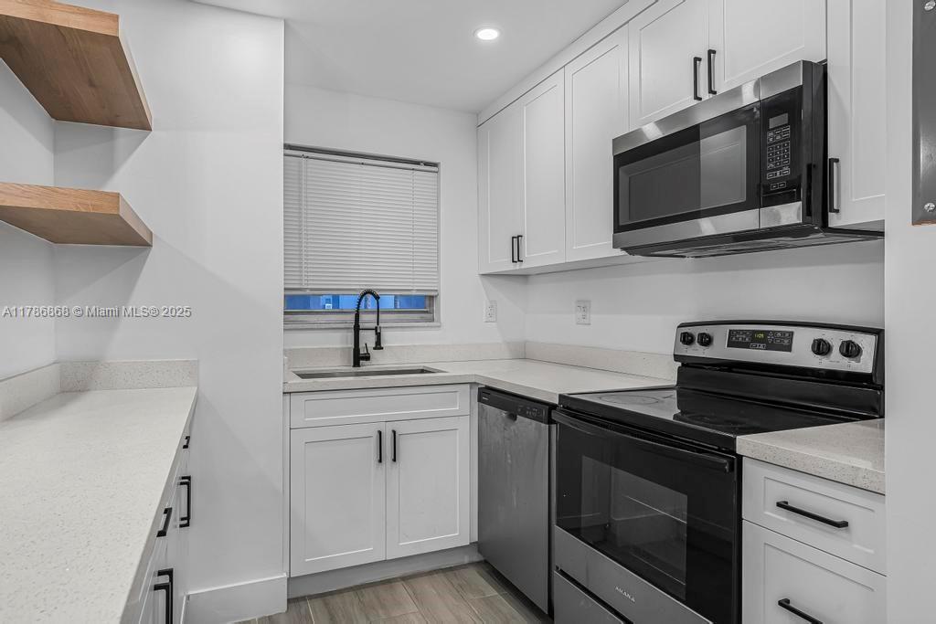 110 Fontainebleau Blvd 202