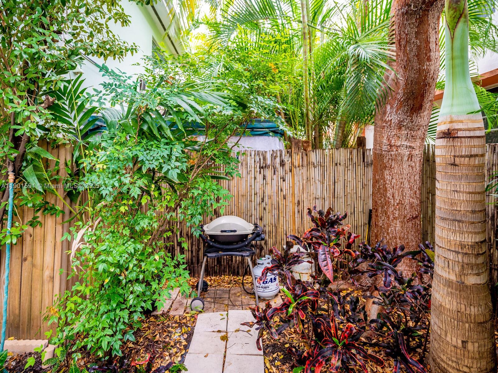 PARK SQUARE CONDO - Residential Lease