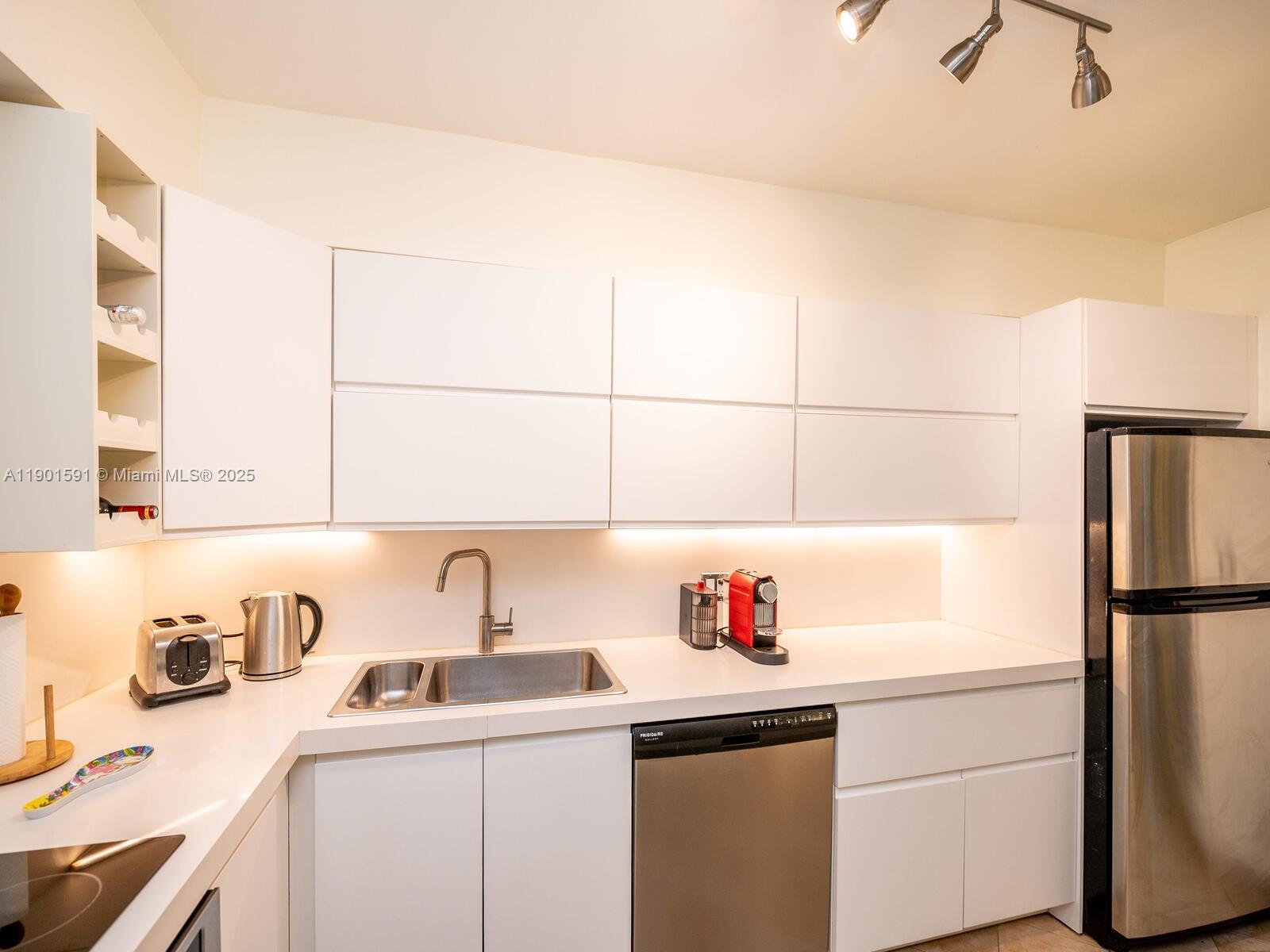 PARK SQUARE CONDO - Residential Lease