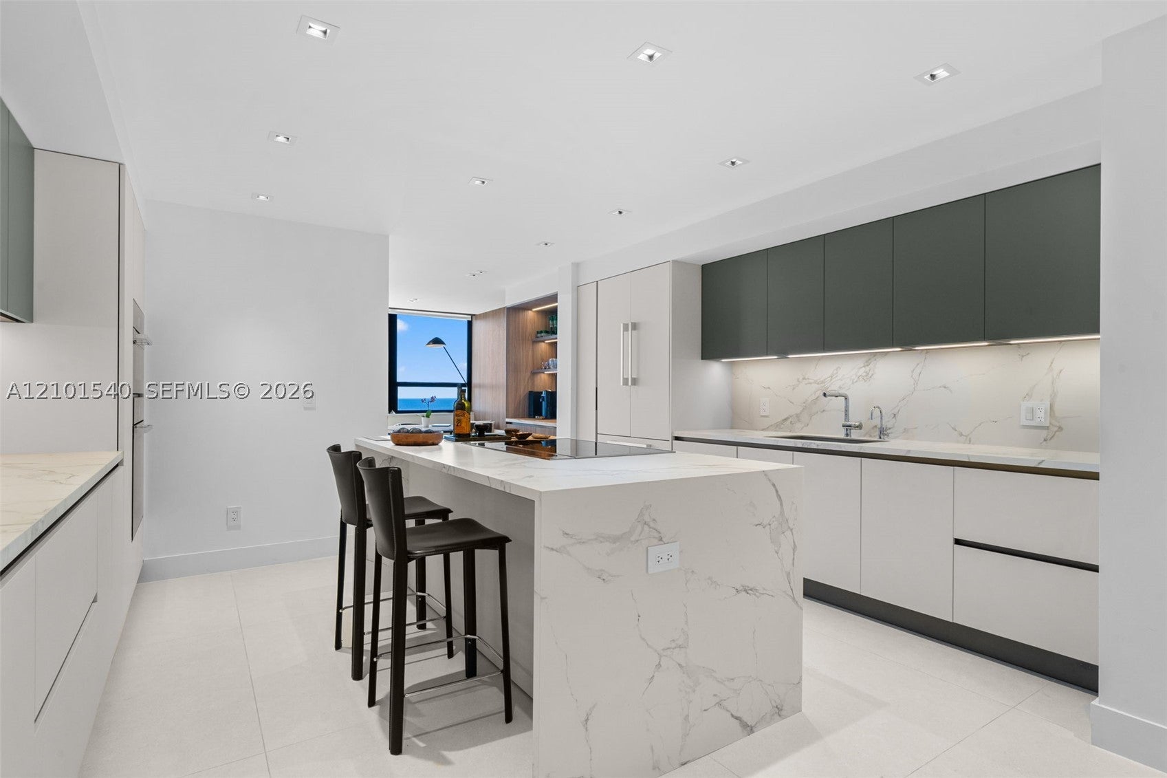 3 Grove Isle Dr C1701