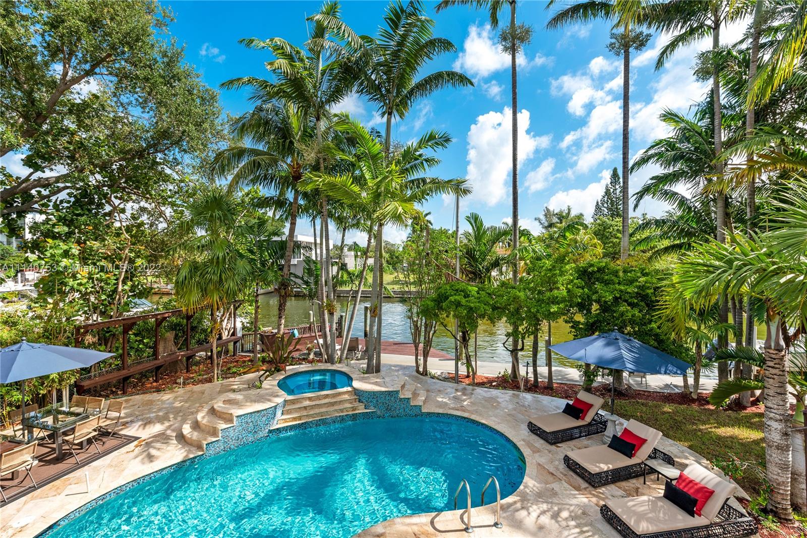 BELLE MEADE ISLAND - Residential