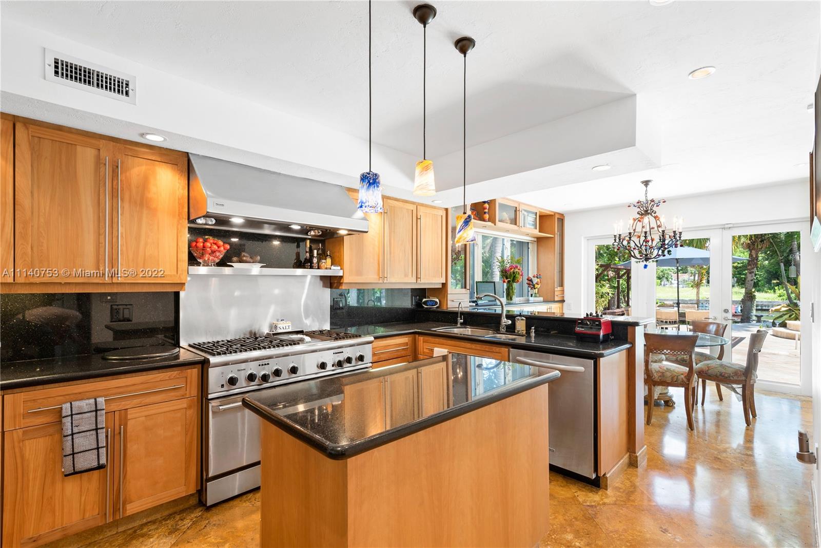 BELLE MEADE ISLAND - Residential