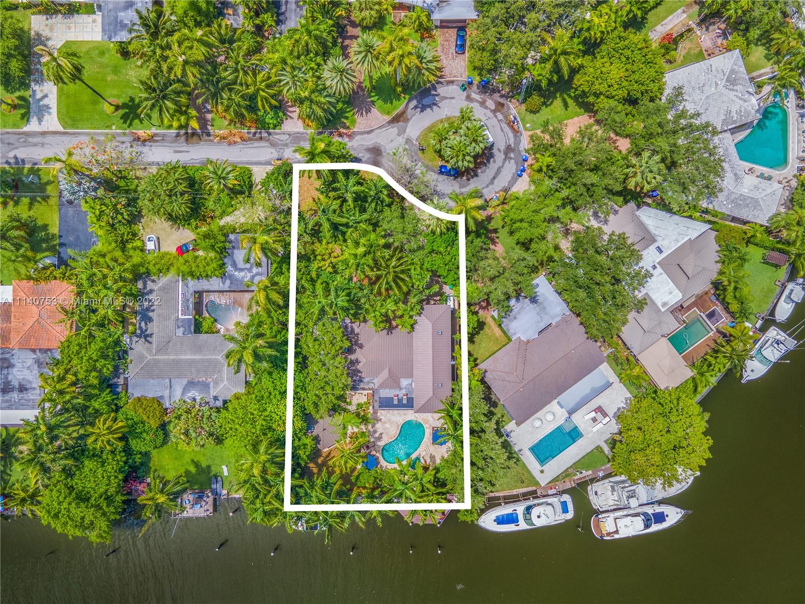 BELLE MEADE ISLAND - Residential