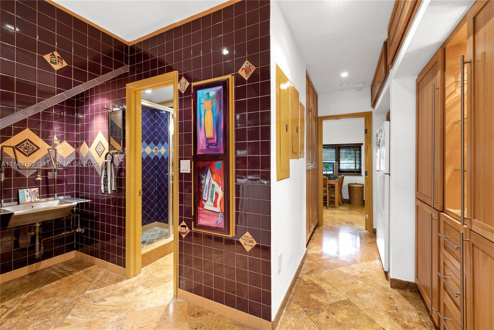 BELLE MEADE ISLAND - Residential