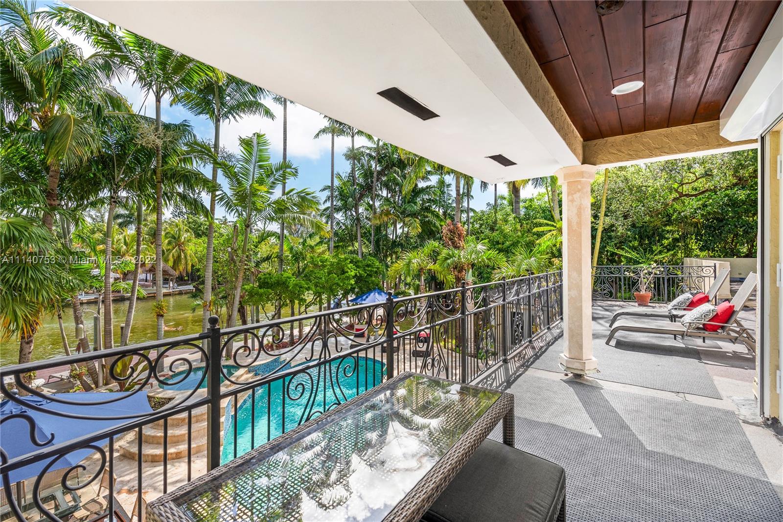 BELLE MEADE ISLAND - Residential