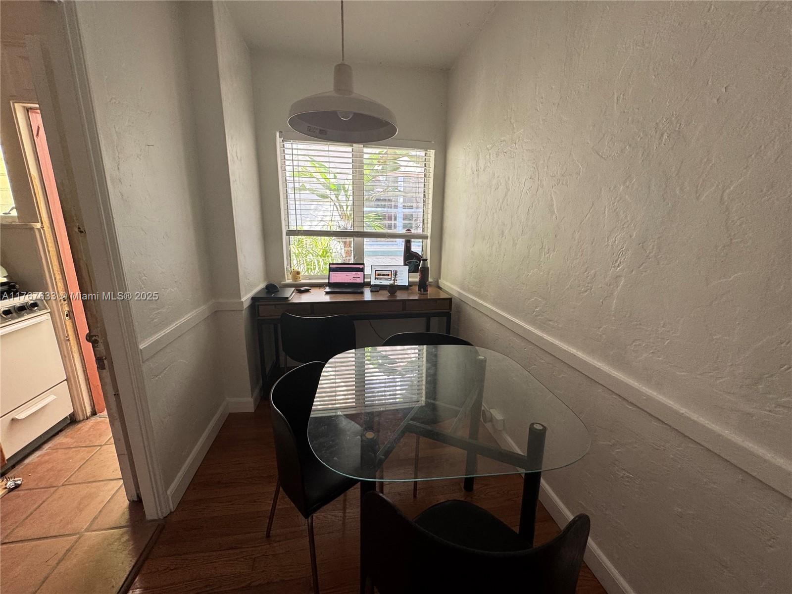 1560 Jefferson Ave 5