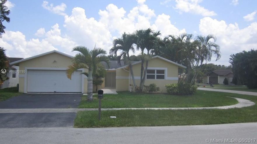 THIS 4 BEDROOM, 2 BATH SINGLE FAMILY HOME IN WELLEBY WILL NOT LAST! THIS ONE STORY HOME IS COMPLETE WITH MARBLE FLOORING, NEW KITCHEN, OPEN FLOOR PLAN, & POOL!