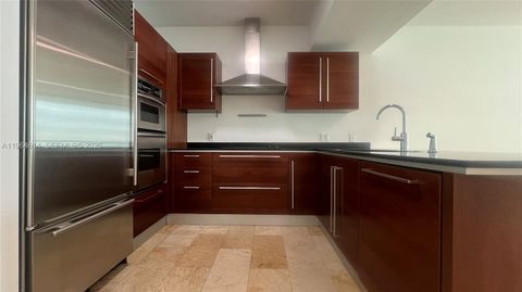 218 SE 14th St 1504 Miami FL 33131