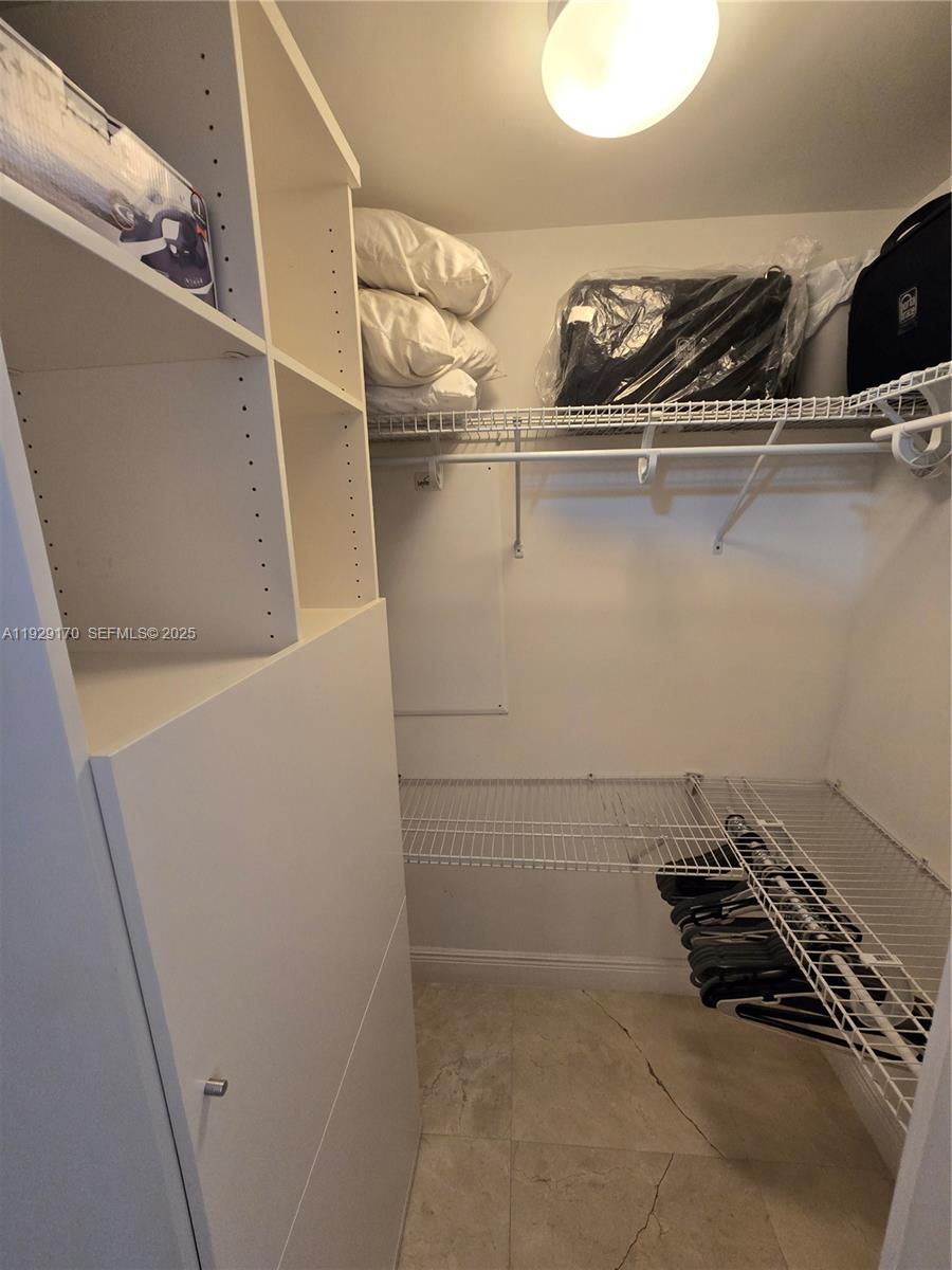 IVY CONDO - Residential Lease