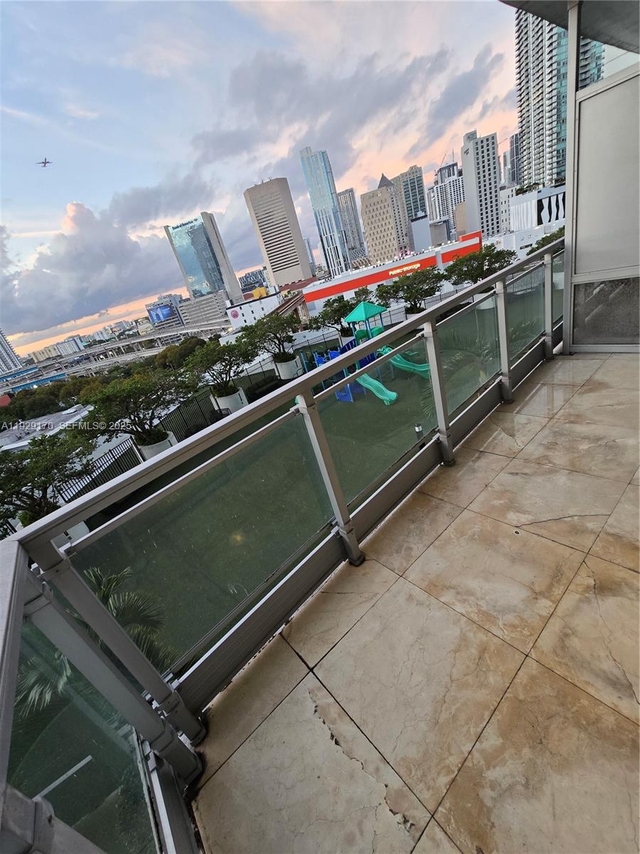 IVY CONDO - Residential Lease