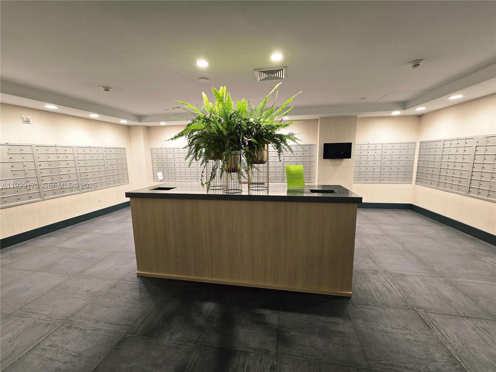 IVY CONDO - Residential Lease