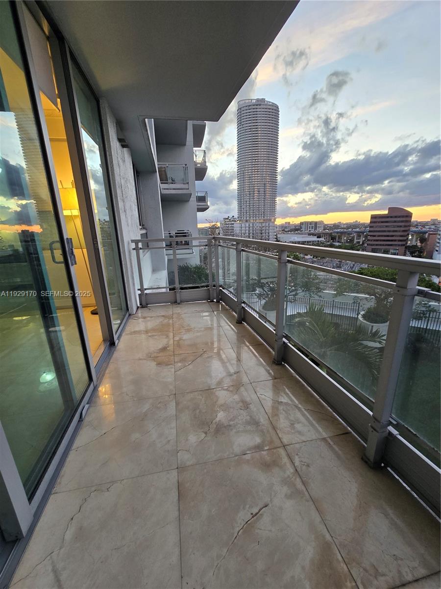 IVY CONDO - Residential Lease