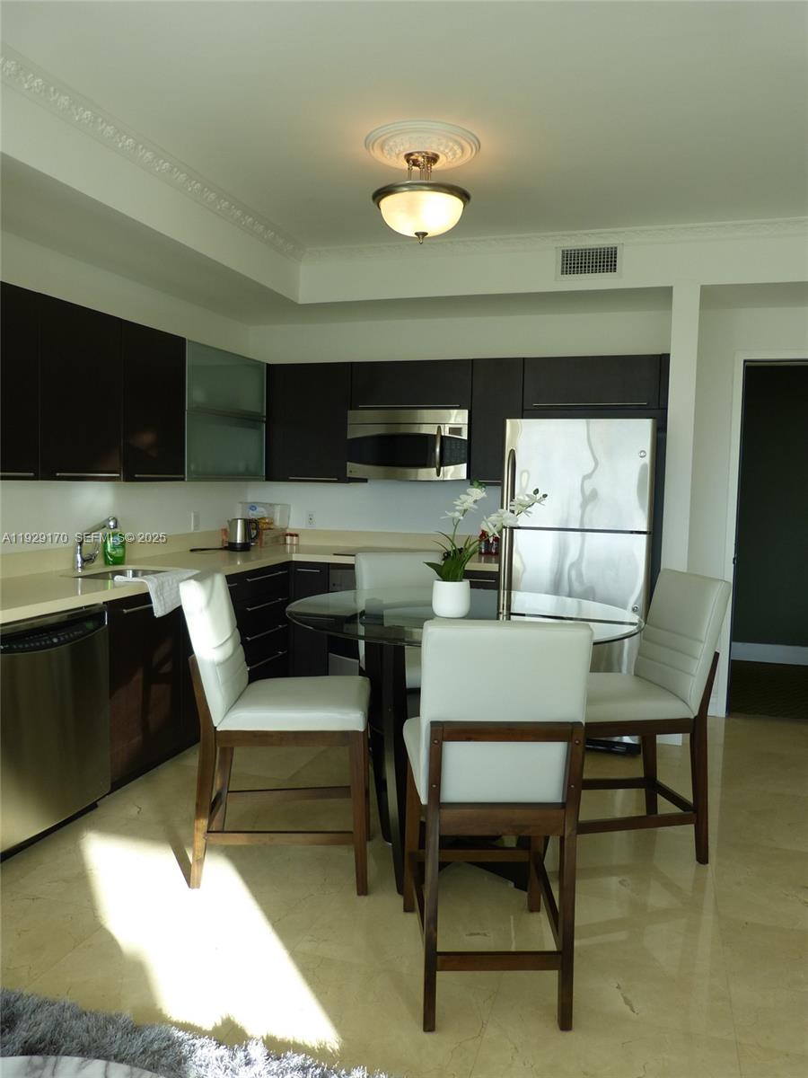 IVY CONDO - Residential Lease