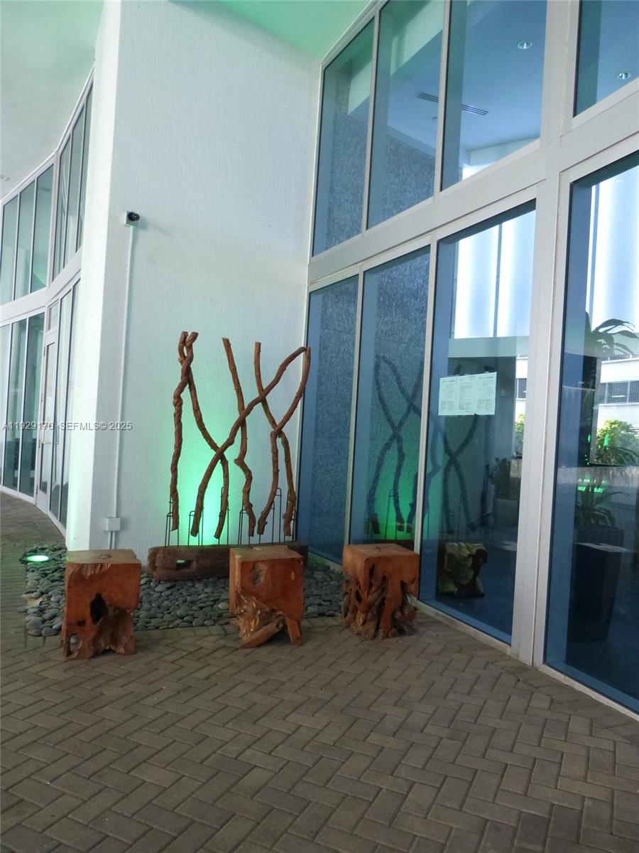 IVY CONDO - Residential Lease