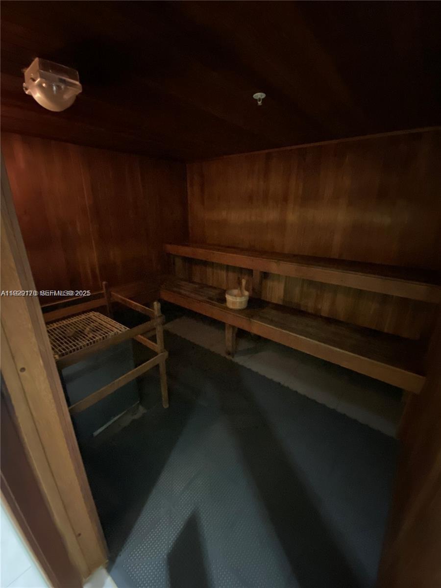 IVY CONDO - Residential Lease