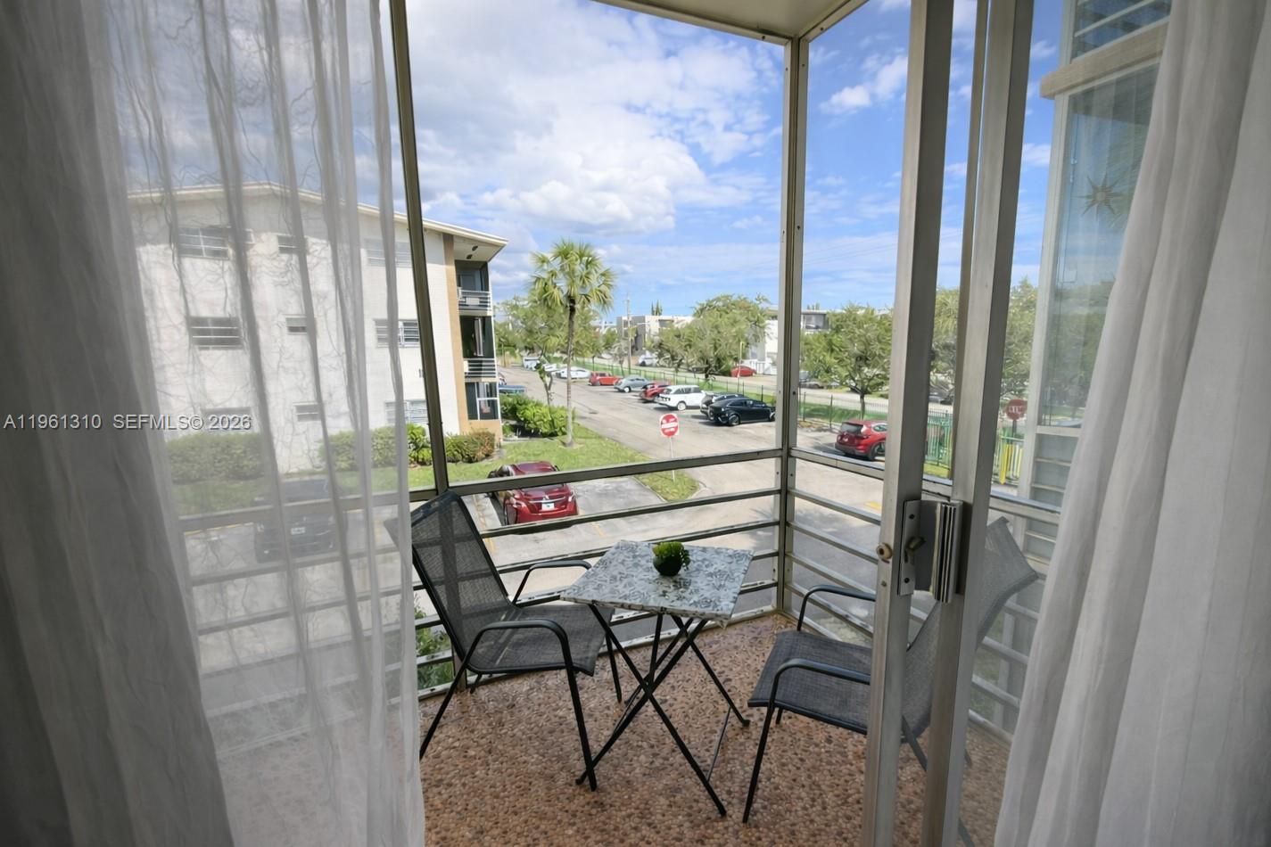 MAR-LEN GARDENS NO 11 COR - Residential