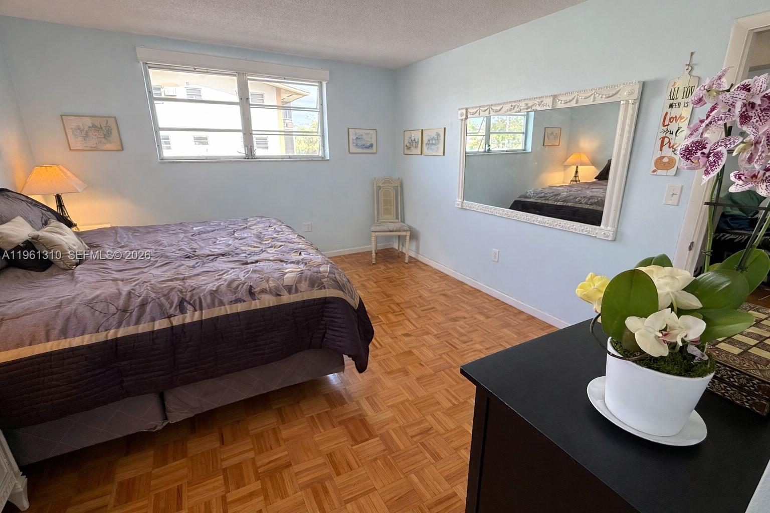 MAR-LEN GARDENS NO 11 COR - Residential