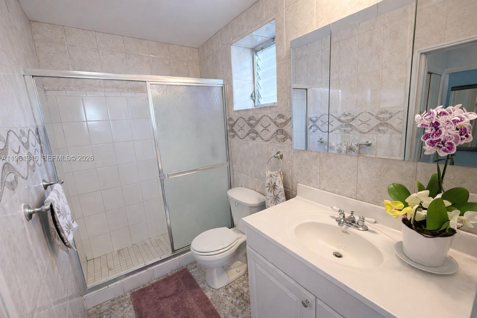 MAR-LEN GARDENS NO 11 COR - Residential