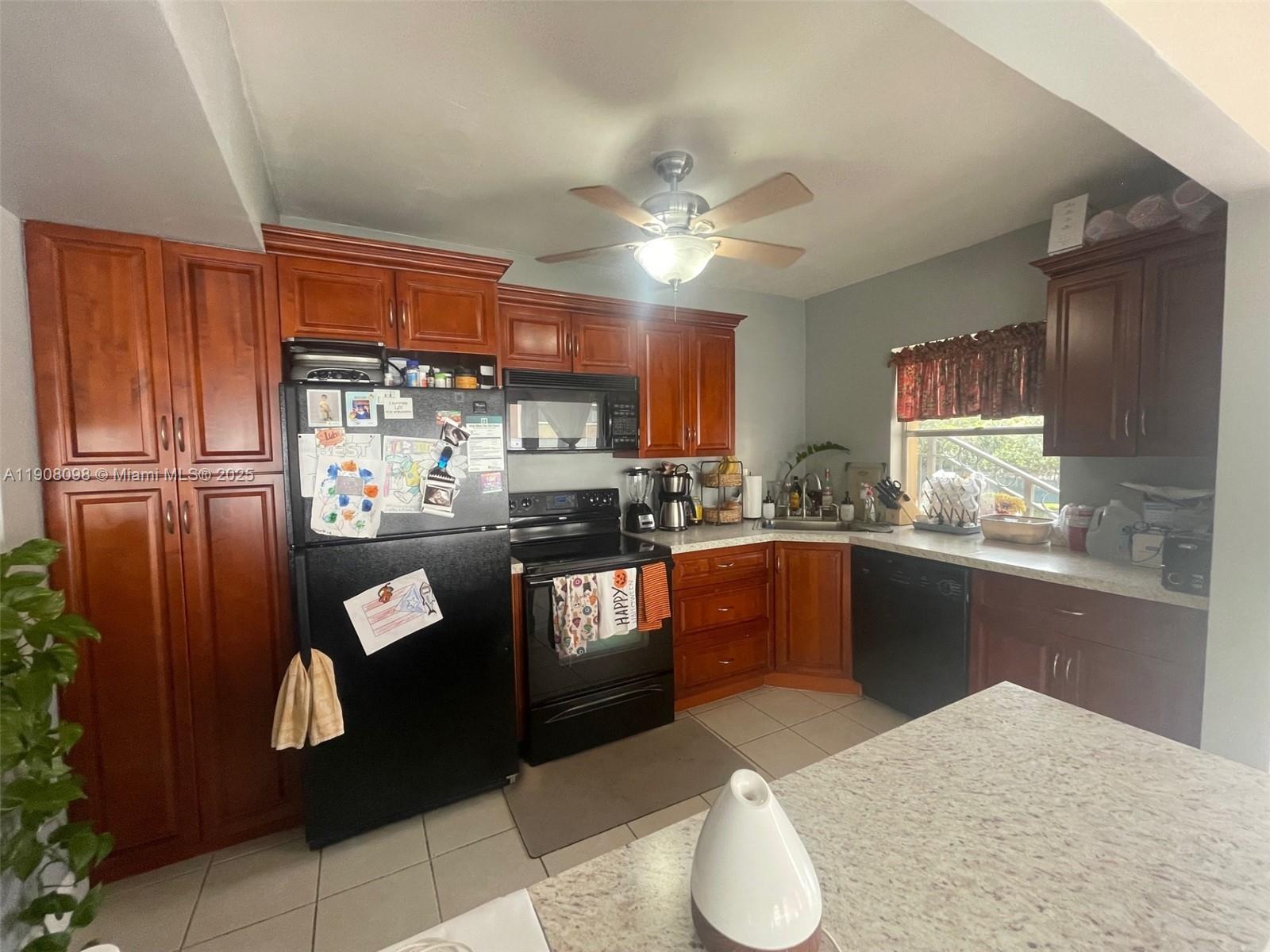 EMERALD ISLES WEST PHASE - Residential