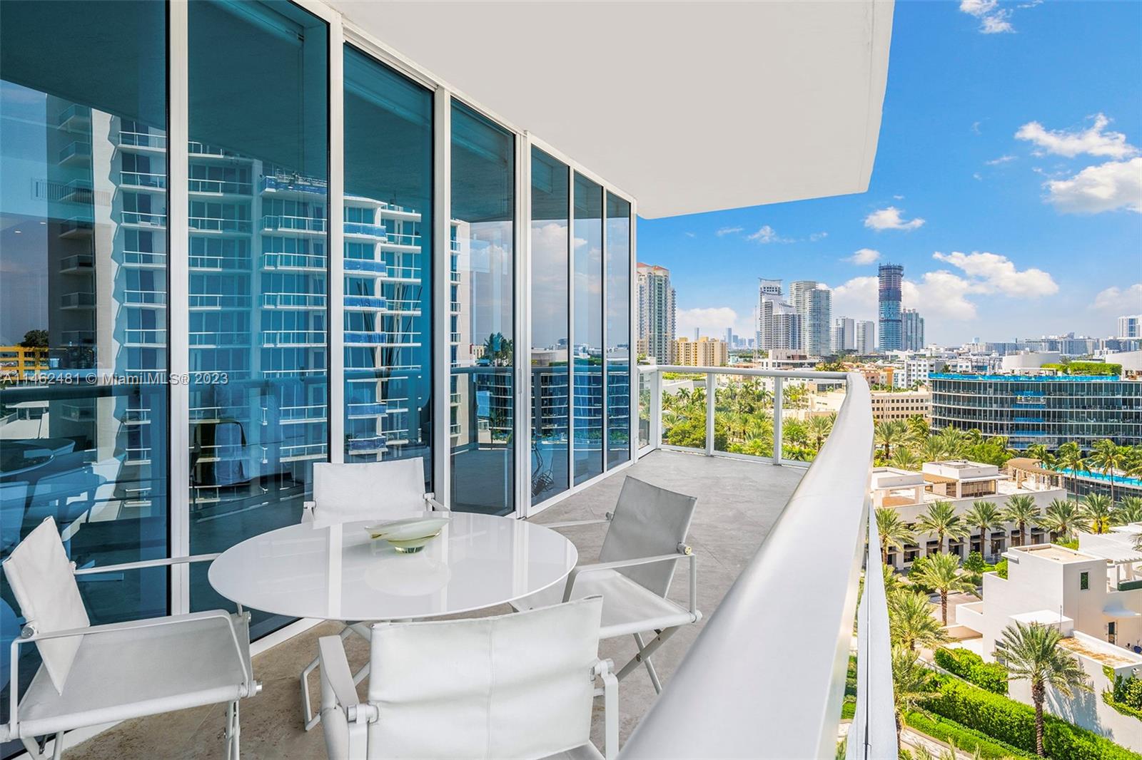 CONTINUUM ON SOUTH BEACH - Residential